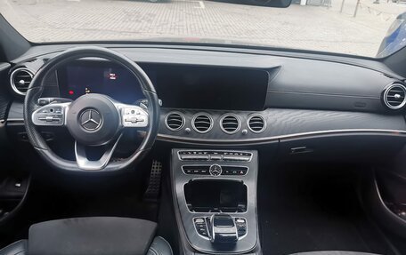 Mercedes-Benz E-Класс, 2020 год, 3 250 000 рублей, 3 фотография