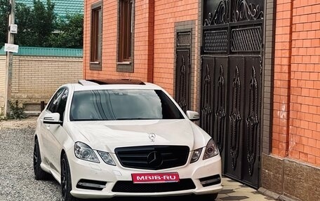 Mercedes-Benz E-Класс, 2011 год, 2 100 000 рублей, 1 фотография