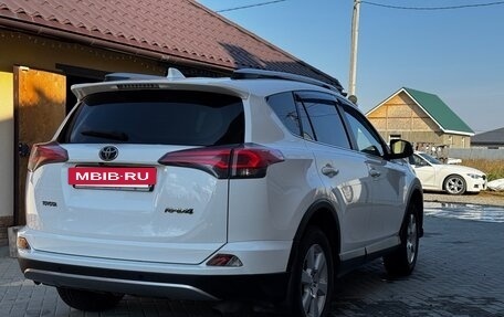Toyota RAV4, 2017 год, 2 350 000 рублей, 4 фотография