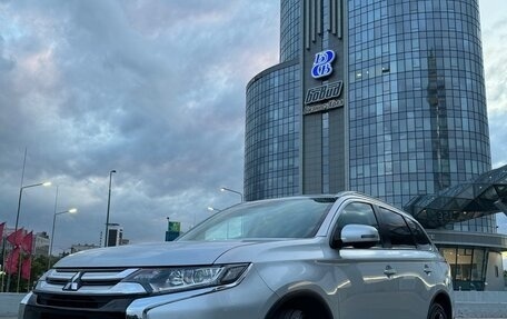 Mitsubishi Outlander III рестайлинг 3, 2018 год, 2 200 000 рублей, 2 фотография