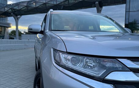 Mitsubishi Outlander III рестайлинг 3, 2018 год, 2 200 000 рублей, 9 фотография