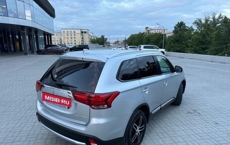 Mitsubishi Outlander III рестайлинг 3, 2018 год, 2 200 000 рублей, 6 фотография