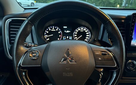 Mitsubishi Outlander III рестайлинг 3, 2018 год, 2 200 000 рублей, 25 фотография