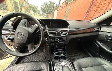 Mercedes-Benz E-Класс, 2011 год, 2 100 000 рублей, 5 фотография