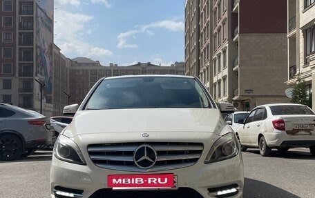 Mercedes-Benz B-Класс, 2013 год, 1 300 000 рублей, 2 фотография