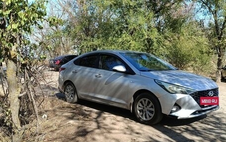 Hyundai Solaris II рестайлинг, 2020 год, 1 100 000 рублей, 4 фотография