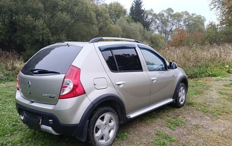 Renault Sandero II рестайлинг, 2014 год, 800 000 рублей, 7 фотография