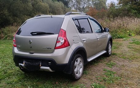 Renault Sandero II рестайлинг, 2014 год, 800 000 рублей, 10 фотография
