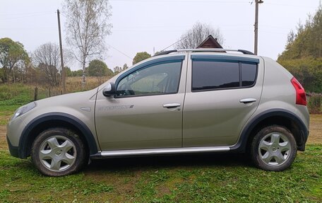 Renault Sandero II рестайлинг, 2014 год, 800 000 рублей, 3 фотография