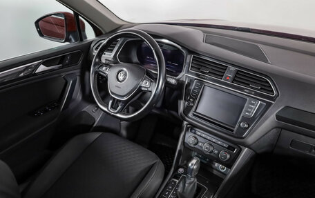 Volkswagen Tiguan II, 2017 год, 1 849 000 рублей, 9 фотография