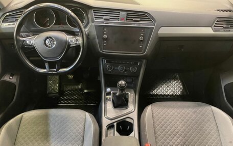 Volkswagen Tiguan II, 2019 год, 1 648 000 рублей, 13 фотография