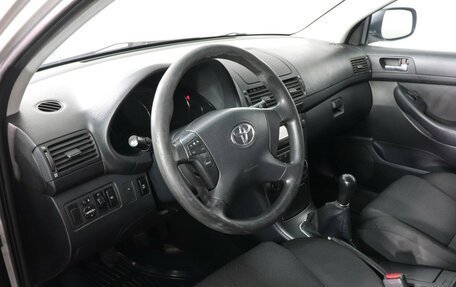 Toyota Avensis III рестайлинг, 2006 год, 597 000 рублей, 5 фотография