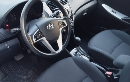 Hyundai Solaris II рестайлинг, 2014 год, 800 000 рублей, 4 фотография