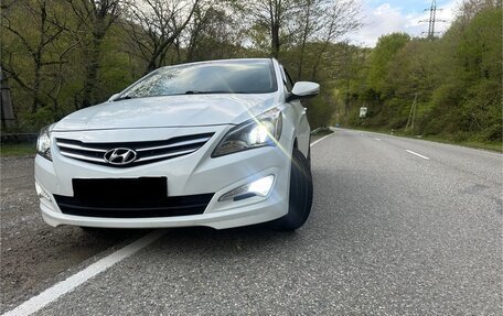 Hyundai Solaris II рестайлинг, 2015 год, 1 300 000 рублей, 5 фотография