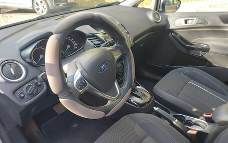 Ford Fiesta, 2015 год, 950 000 рублей, 10 фотография