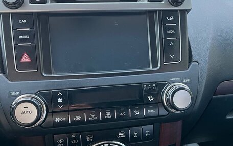 Toyota Land Cruiser Prado 150 рестайлинг 2, 2015 год, 3 800 000 рублей, 3 фотография