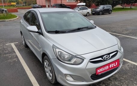 Hyundai Solaris II рестайлинг, 2013 год, 620 000 рублей, 4 фотография