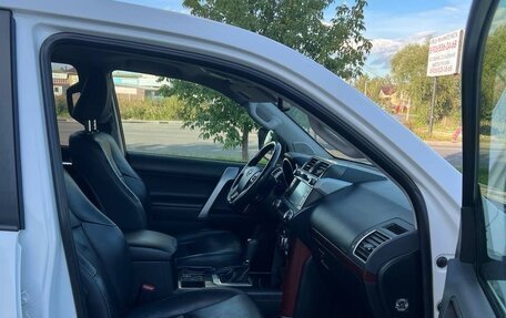 Toyota Land Cruiser Prado 150 рестайлинг 2, 2015 год, 3 800 000 рублей, 11 фотография