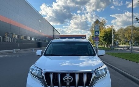 Toyota Land Cruiser Prado 150 рестайлинг 2, 2015 год, 3 800 000 рублей, 17 фотография