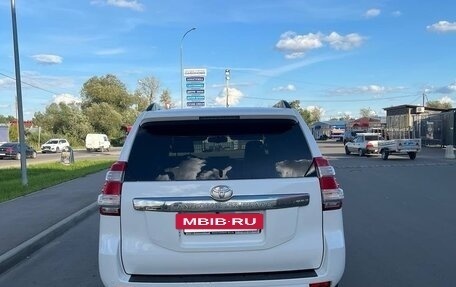 Toyota Land Cruiser Prado 150 рестайлинг 2, 2015 год, 3 800 000 рублей, 14 фотография