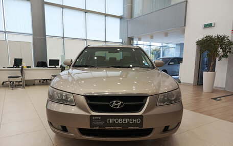 Hyundai Sonata VI, 2006 год, 462 000 рублей, 3 фотография
