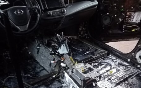 Toyota RAV4, 2016 год, 2 300 000 рублей, 12 фотография