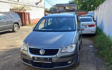 Volkswagen Touran III, 2008 год, 1 500 000 рублей, 4 фотография