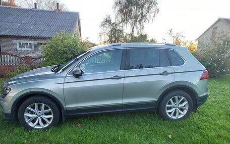 Volkswagen Tiguan II, 2020 год, 2 650 000 рублей, 2 фотография