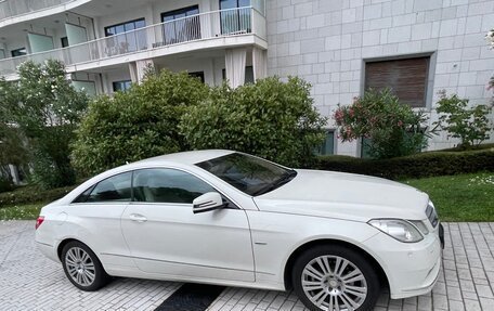 Mercedes-Benz E-Класс, 2011 год, 1 700 000 рублей, 3 фотография