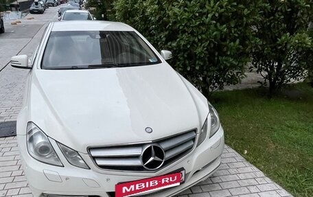 Mercedes-Benz E-Класс, 2011 год, 1 700 000 рублей, 2 фотография