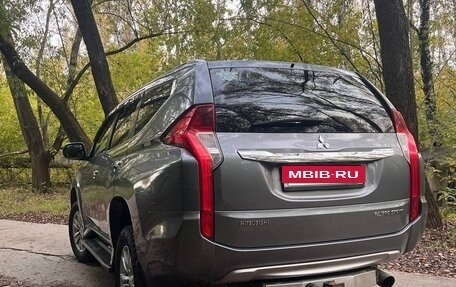 Mitsubishi Pajero Sport III рестайлинг, 2017 год, 2 200 000 рублей, 8 фотография