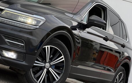 Volkswagen Tiguan II, 2018 год, 2 199 999 рублей, 2 фотография