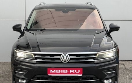 Volkswagen Tiguan II, 2018 год, 2 199 999 рублей, 3 фотография