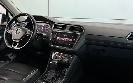 Volkswagen Tiguan II, 2018 год, 2 199 999 рублей, 15 фотография