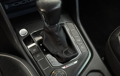 Volkswagen Tiguan II, 2018 год, 2 199 999 рублей, 13 фотография