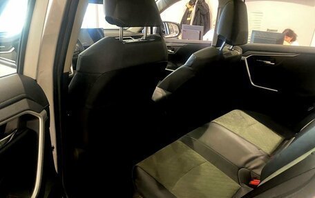 Toyota RAV4, 2024 год, 4 750 000 рублей, 9 фотография