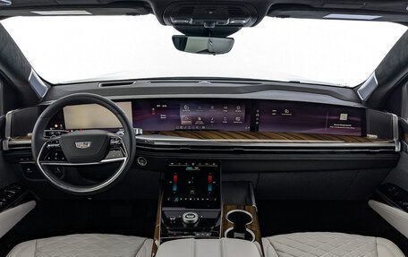 Cadillac Escalade V, 2024 год, 22 900 000 рублей, 10 фотография