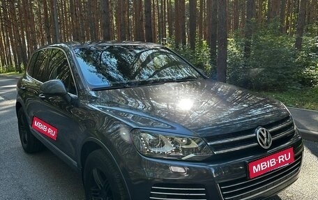 Volkswagen Touareg III, 2011 год, 1 700 000 рублей, 1 фотография