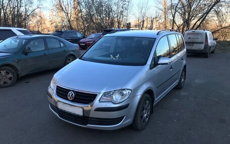 Volkswagen Touran III, 2007 год, 500 000 рублей, 1 фотография
