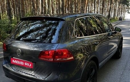 Volkswagen Touareg III, 2011 год, 1 700 000 рублей, 5 фотография