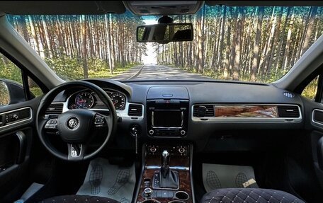Volkswagen Touareg III, 2011 год, 1 700 000 рублей, 11 фотография