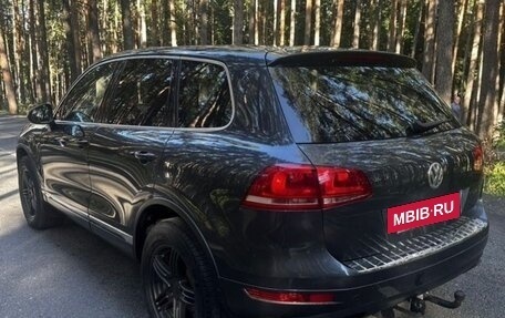 Volkswagen Touareg III, 2011 год, 1 700 000 рублей, 7 фотография