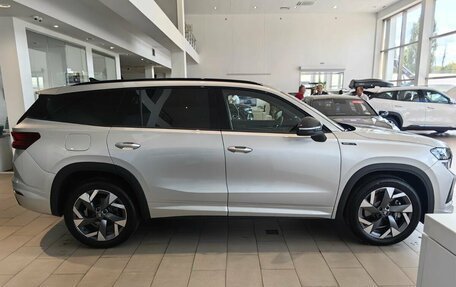 Skoda Kodiaq, 2025 год, 5 695 000 рублей, 4 фотография