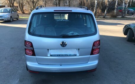 Volkswagen Touran III, 2007 год, 500 000 рублей, 3 фотография