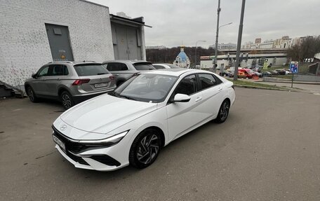 Hyundai Elantra, 2023 год, 2 200 000 рублей, 2 фотография