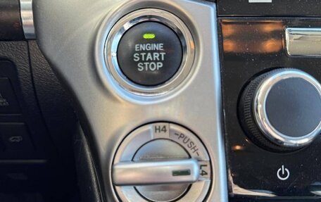 Toyota Land Cruiser 200, 2014 год, 3 700 000 рублей, 31 фотография