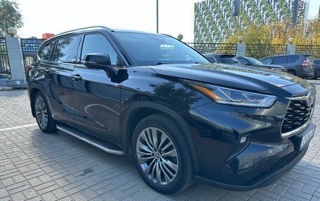 Toyota Highlander, 2021 год, 5 590 000 рублей, 1 фотография