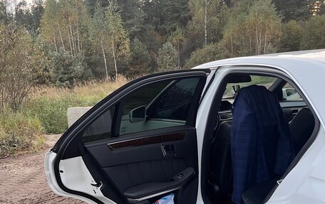 Mercedes-Benz E-Класс, 2012 год, 1 550 000 рублей, 6 фотография