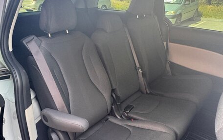 KIA Carnival, 2022 год, 3 350 000 рублей, 13 фотография