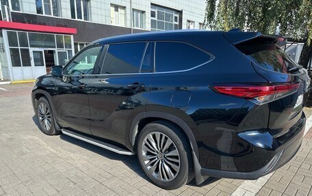Toyota Highlander, 2021 год, 5 590 000 рублей, 3 фотография